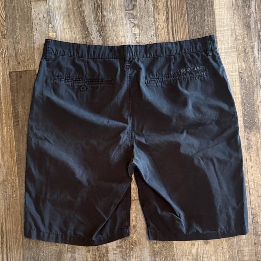Quiksilver Men's Dark Blue Flat Front Shorts - Picture 6 of 6